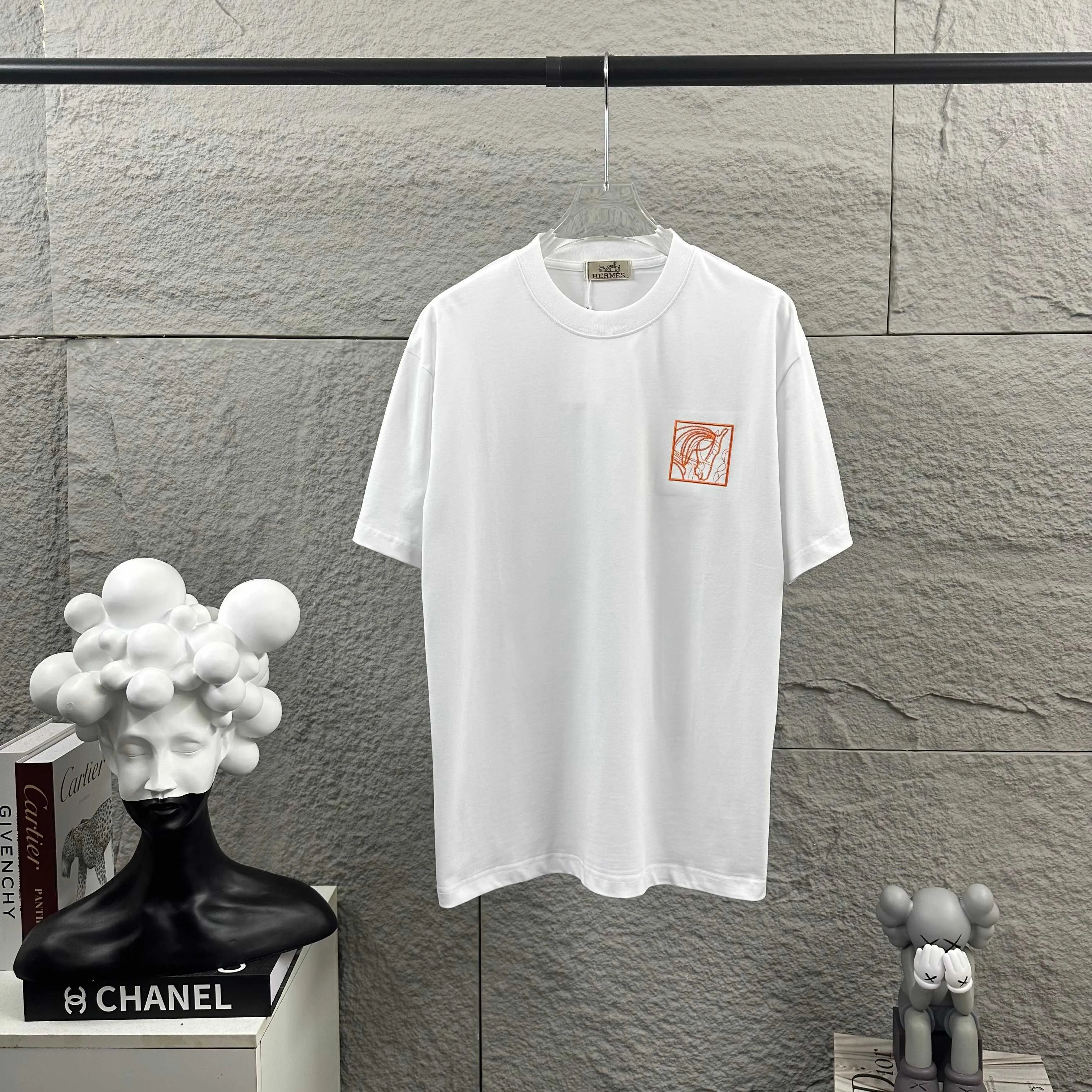 Herme* * 2026 New Arrival Classic Orange T Same Style ：Black White Size： S （90-130 ） M （120-150 ） L （140-165 ） XL （160-180 ） XXL （180-210 ）